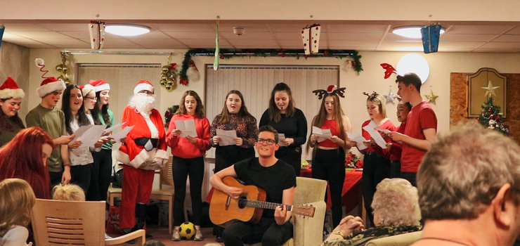 Image of Drama student's Fairytale panto at Residential Home