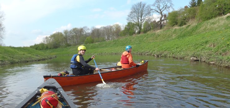Image of Duke of Edinburgh students take to the the water